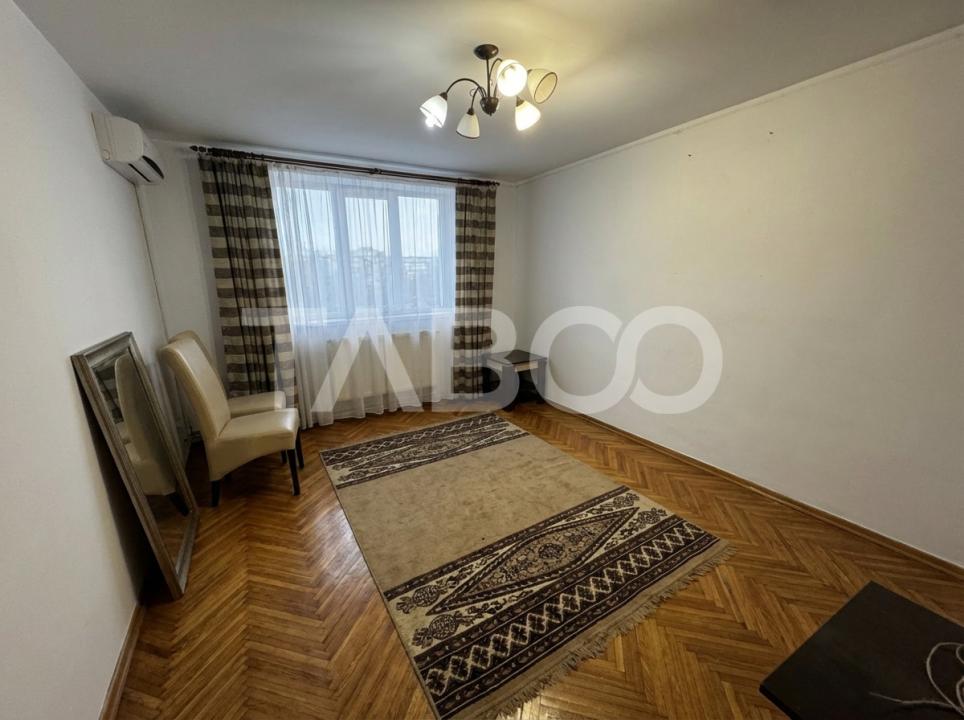 Apartament etaj 3 decomandat cu 3 camere 66 mpu pivnita Mihai Viteazul