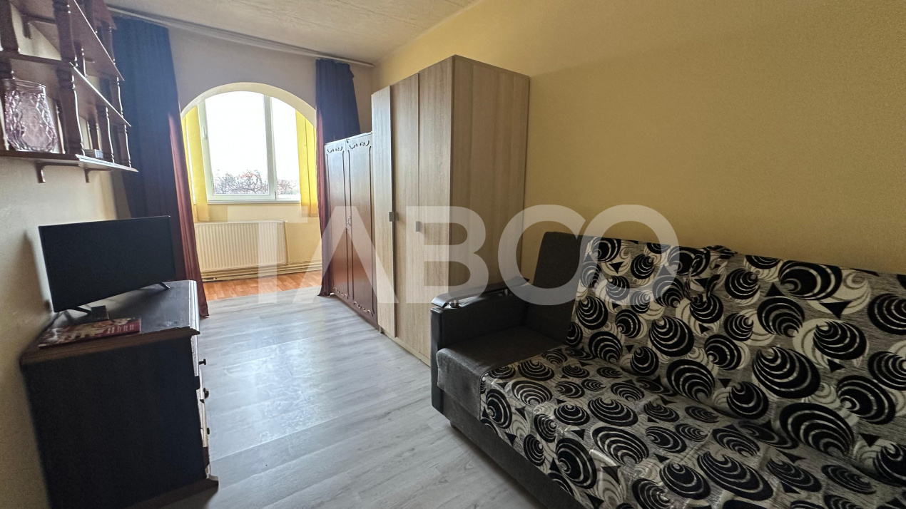 Apartament etaj intermediar 3 camere 2 balcoane zona Terezian Sibiu