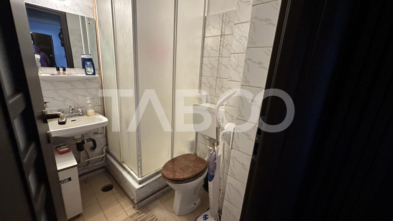 Apartament etaj intermediar 4 camere cu pivnita zona Strand Sibiu