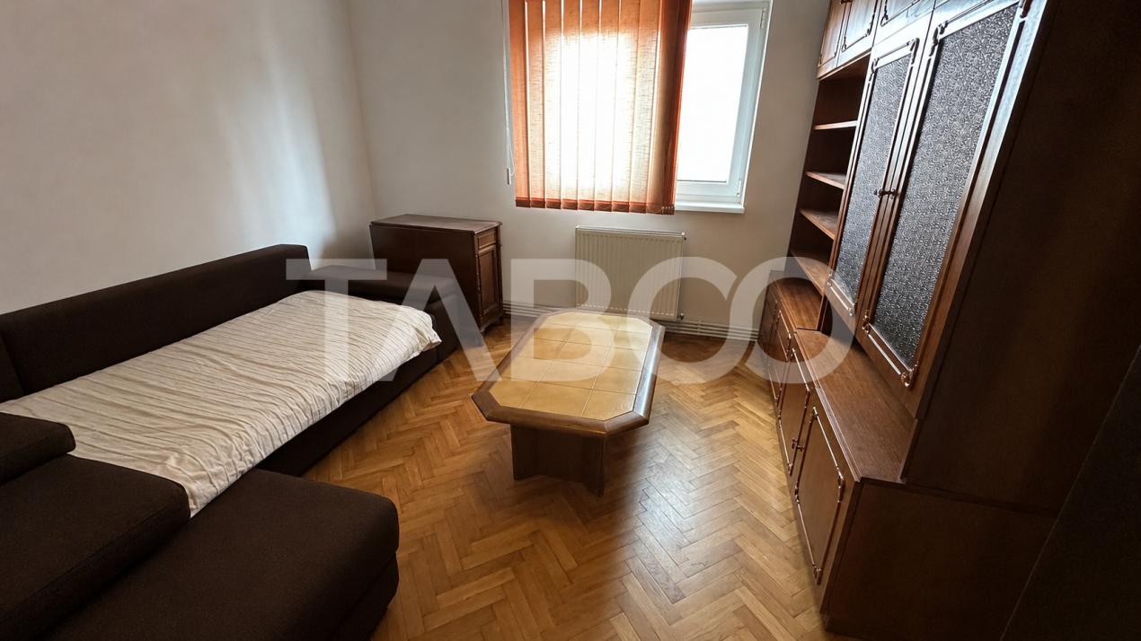 Apartament etaj intermediar 4 camere cu pivnita zona Strand Sibiu
