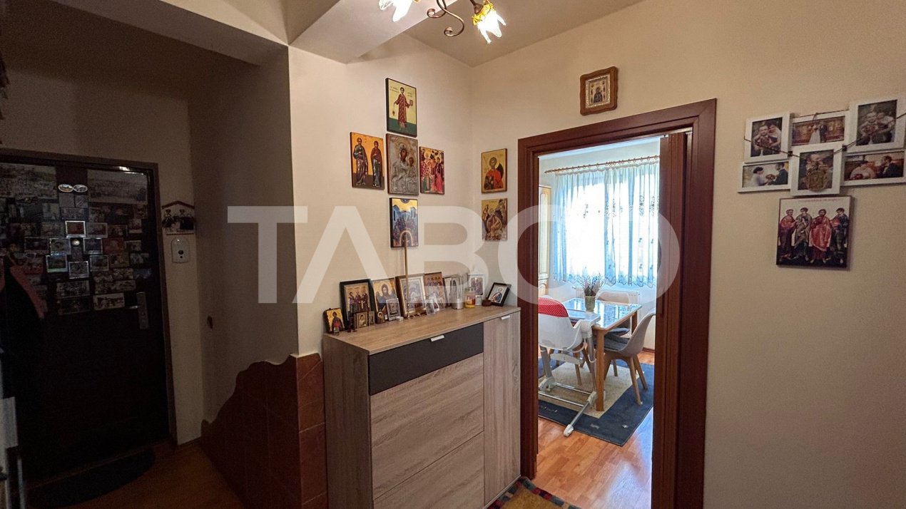 Apartament etaj intermediar decomandat cu 2 camere balcon Turnisor