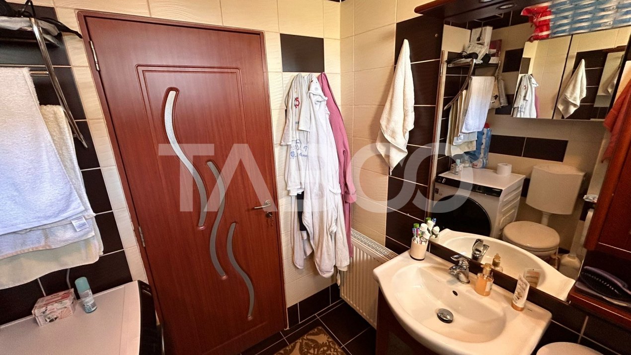 Apartament etaj intermediar decomandat cu 2 camere balcon Turnisor