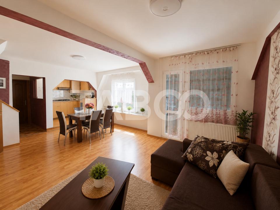 Apartament foarte spatios 3 camere balcon zona Cedonia intabulat