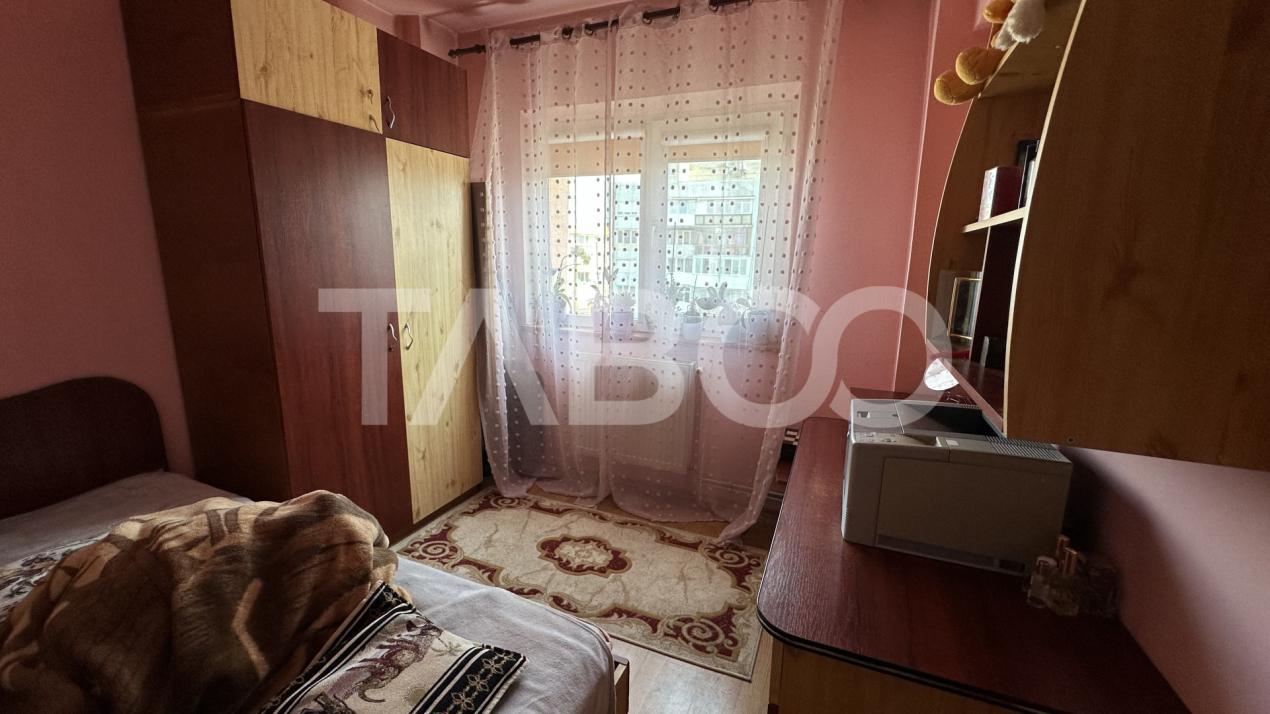 Apartament in bloc cu lift 4 camere 2 bai pivnita Mihai Viteazul Sibiu