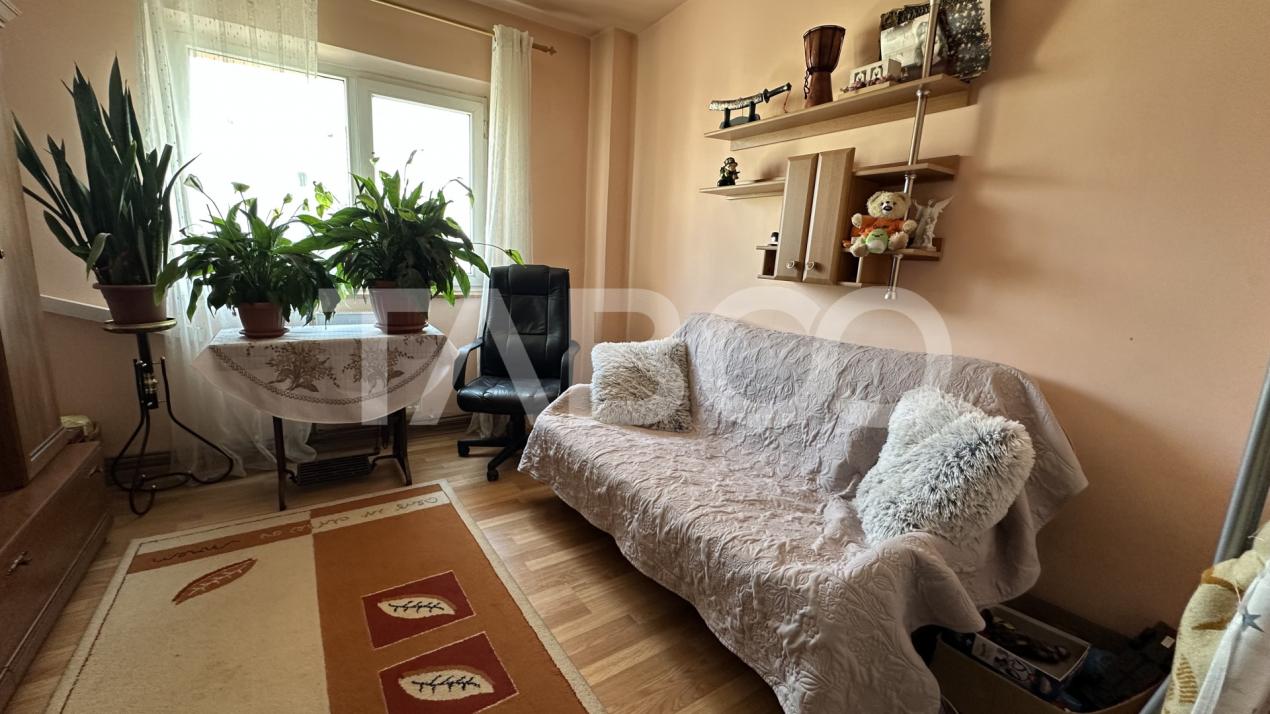 Apartament in bloc cu lift 4 camere 2 bai pivnita Mihai Viteazul Sibiu