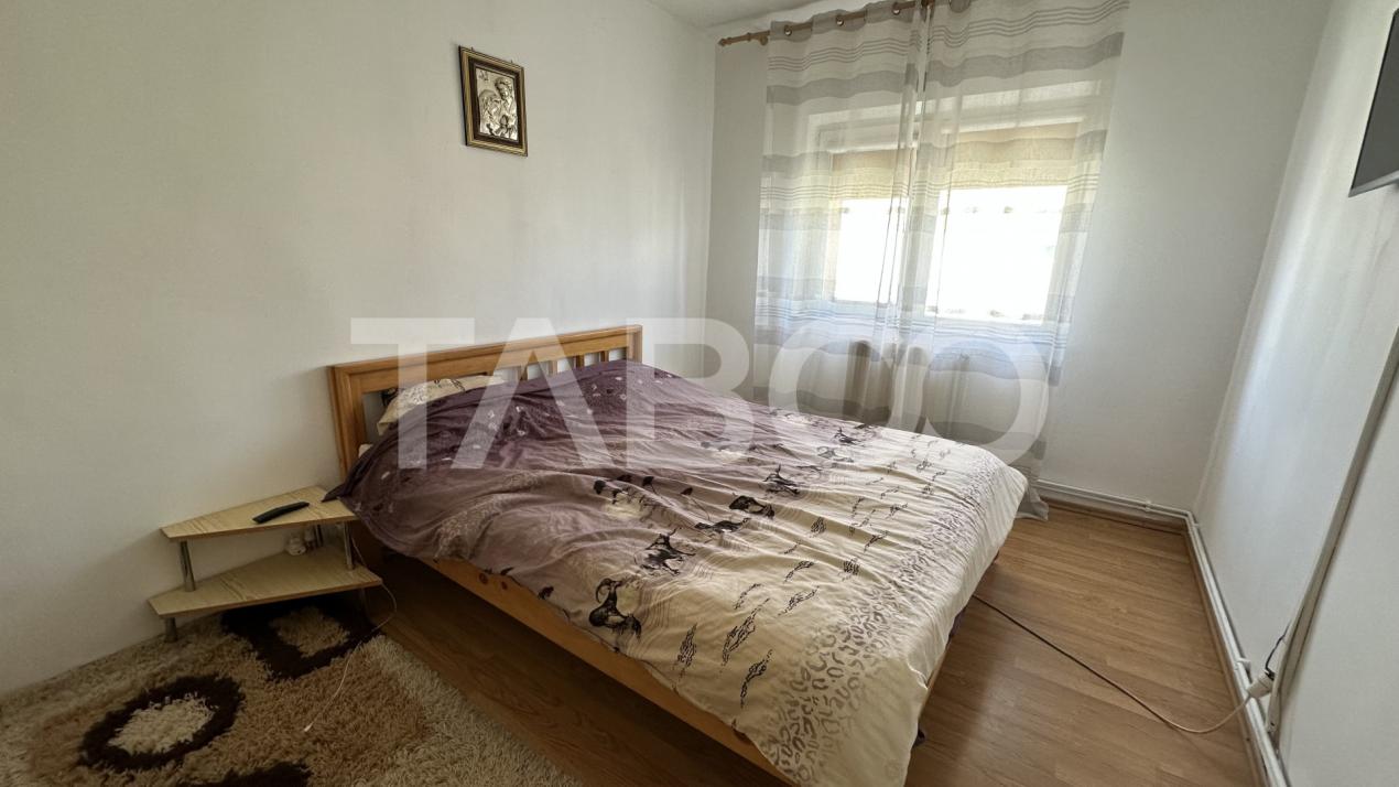 Apartament in bloc cu lift 4 camere 2 bai pivnita Mihai Viteazul Sibiu
