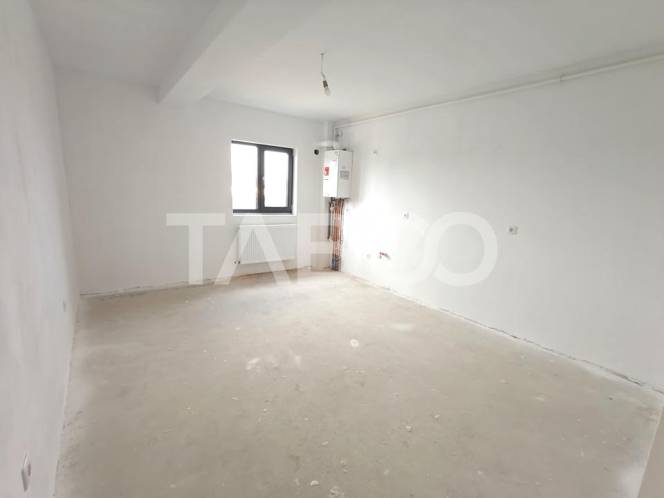 Apartament intabulat 3 camere balcon - etaj 1 - parcare - Comision 0