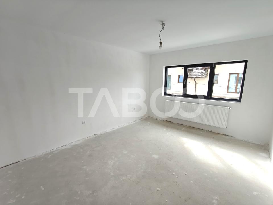 Apartament intabulat 3 camere balcon - etaj 1 - parcare - Comision 0