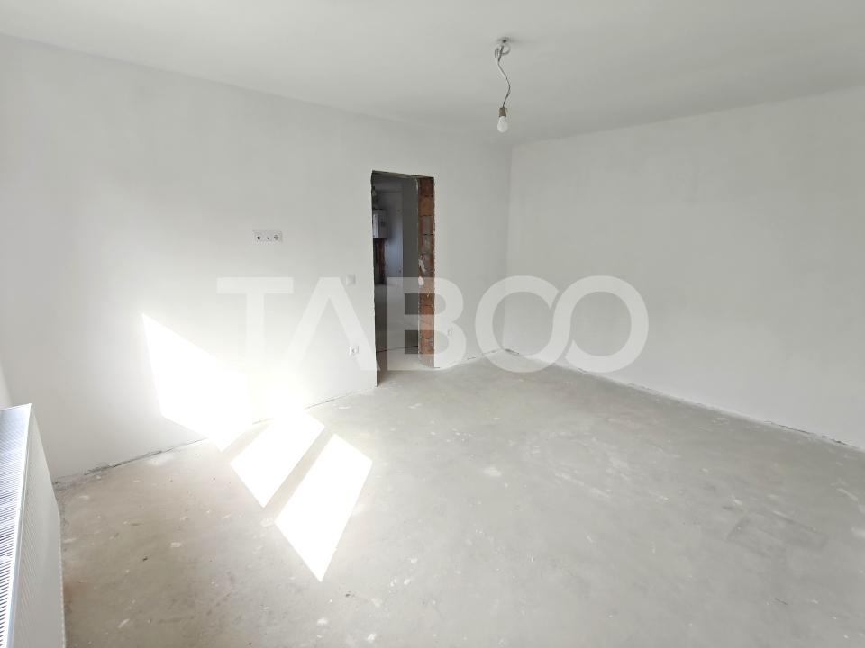 Apartament intabulat 3 camere balcon - etaj 1 - parcare - Comision 0