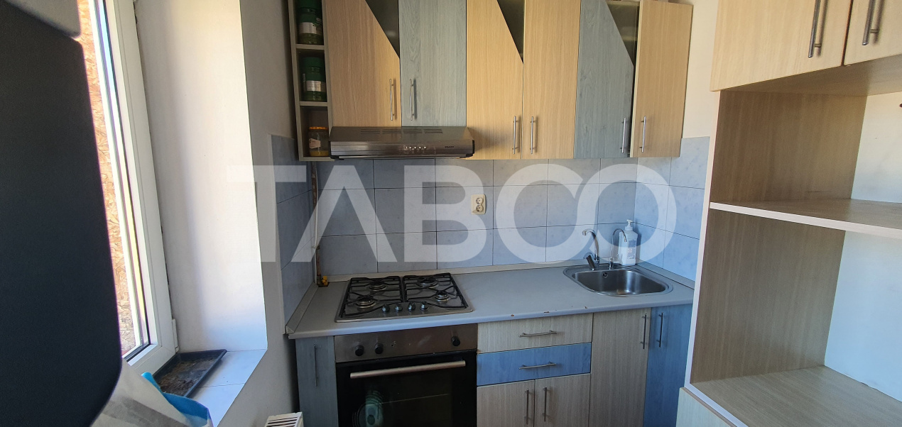 Apartament izolat la mansarda 3 camere 65 mp balcon Turnisor