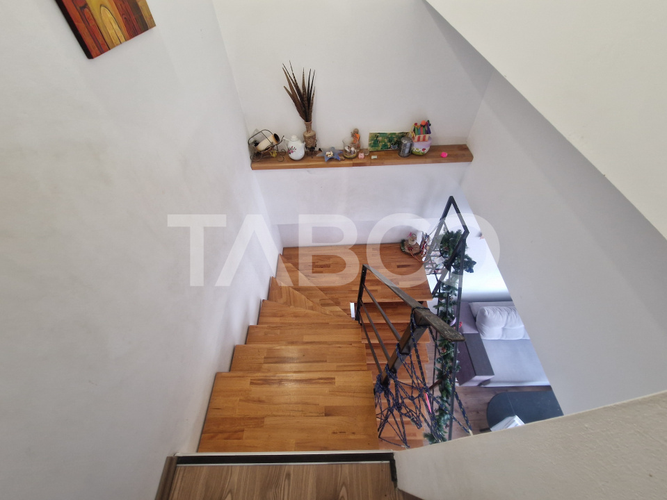 Apartament izolat la mansarda 3 camere 65 mp balcon Turnisor