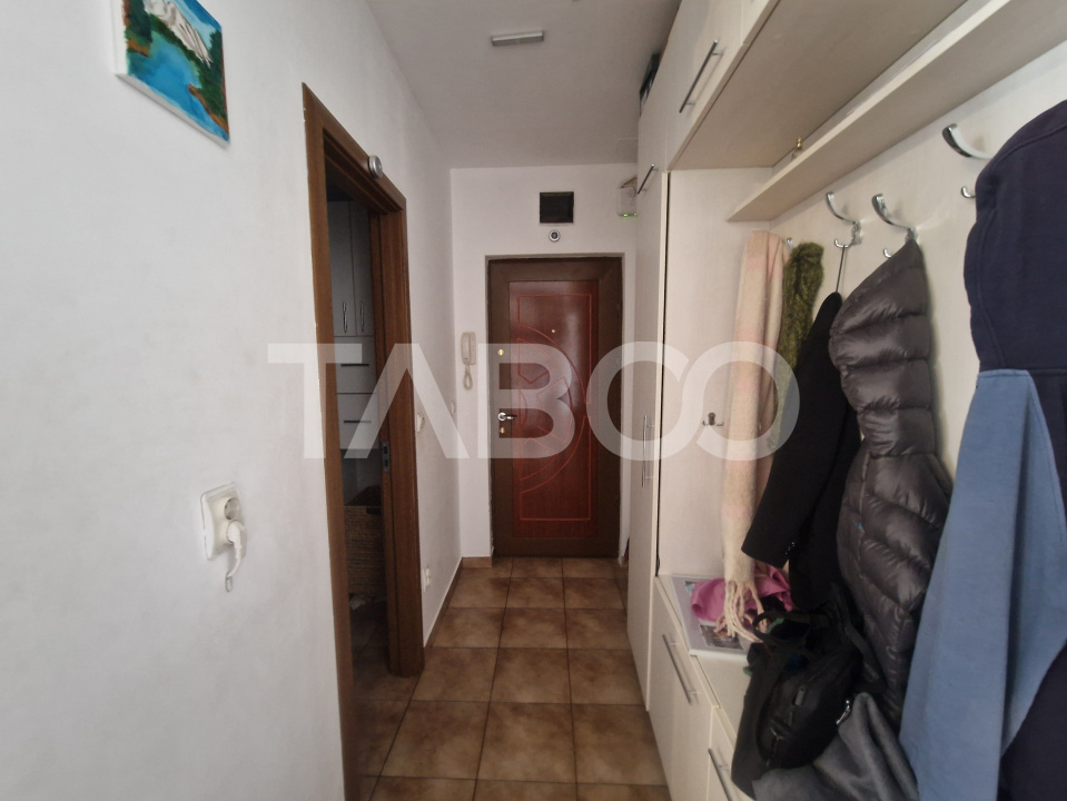 Apartament izolat la mansarda 3 camere 65 mp balcon Turnisor