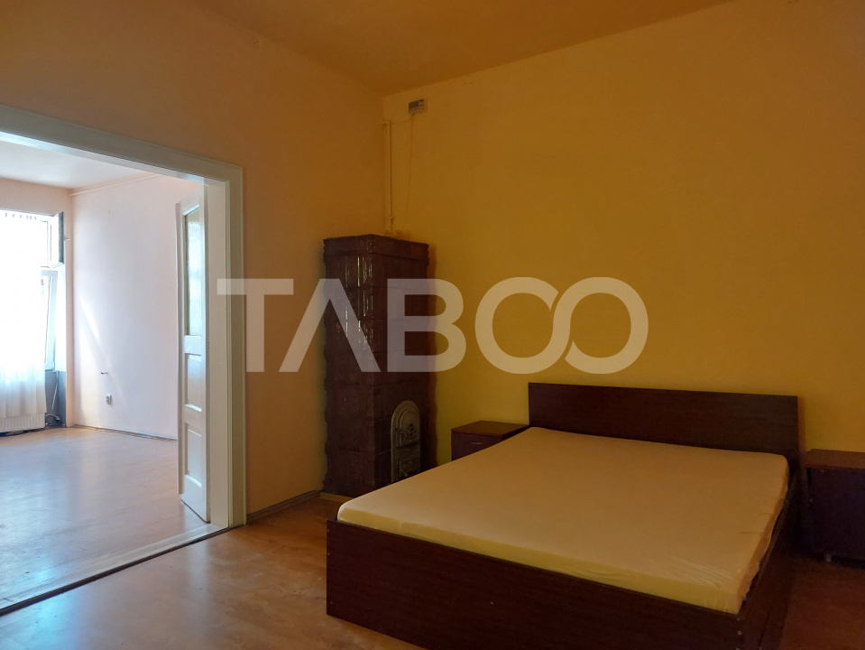 Apartament la casa 2 camere 52 mp si gradina 60 mp Central Cisnadie
