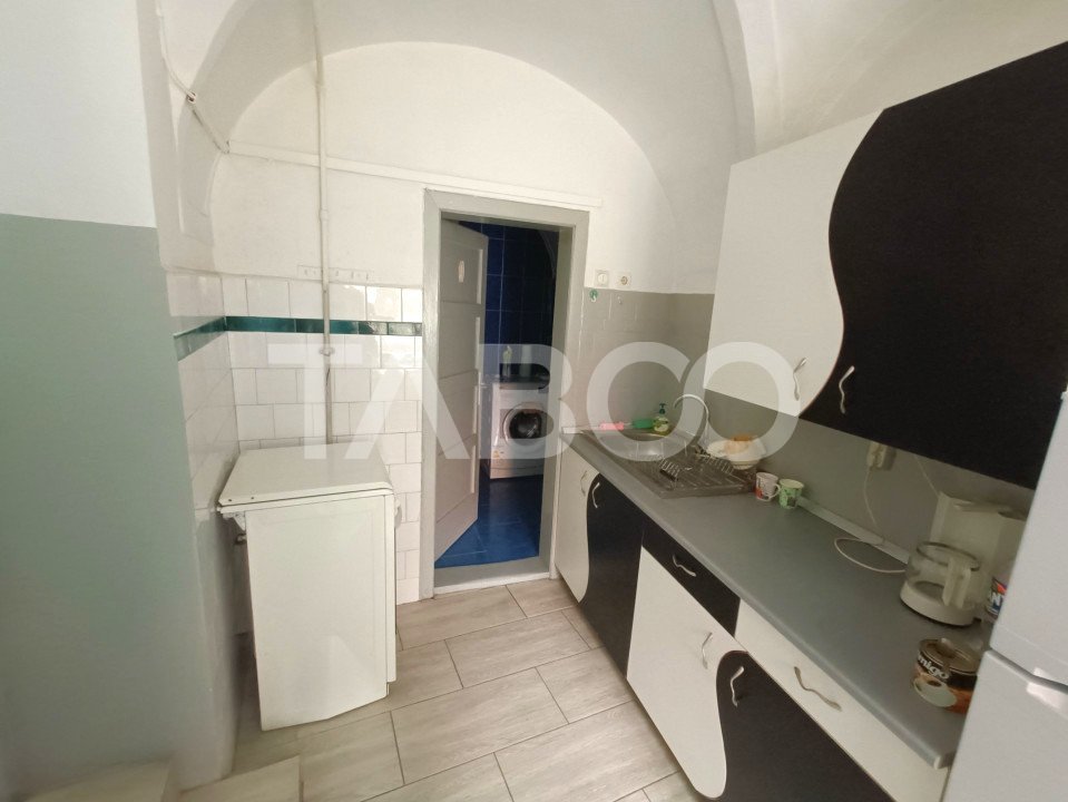 Apartament la casa 3 camere 68 mpu utili in apropiere de Piata Cibin