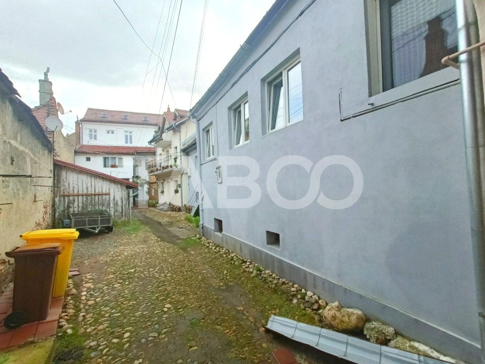 Apartament la casa 3 camere 68 mpu utili in apropiere de Piata Cibin