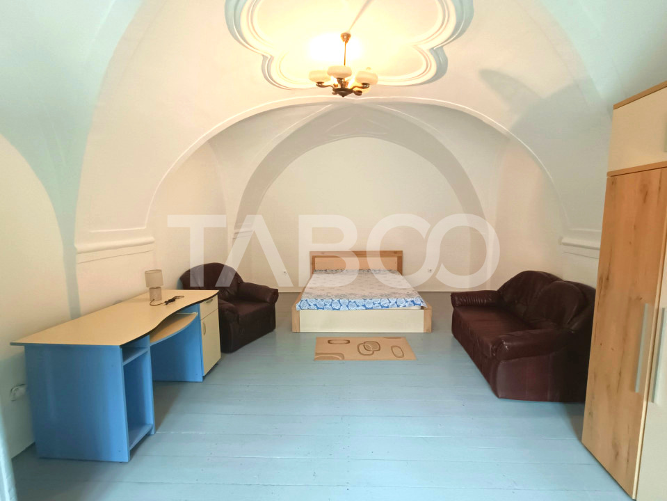 Apartament la casa 3 camere 70 mpu utili in apropiere de Piata Cibin