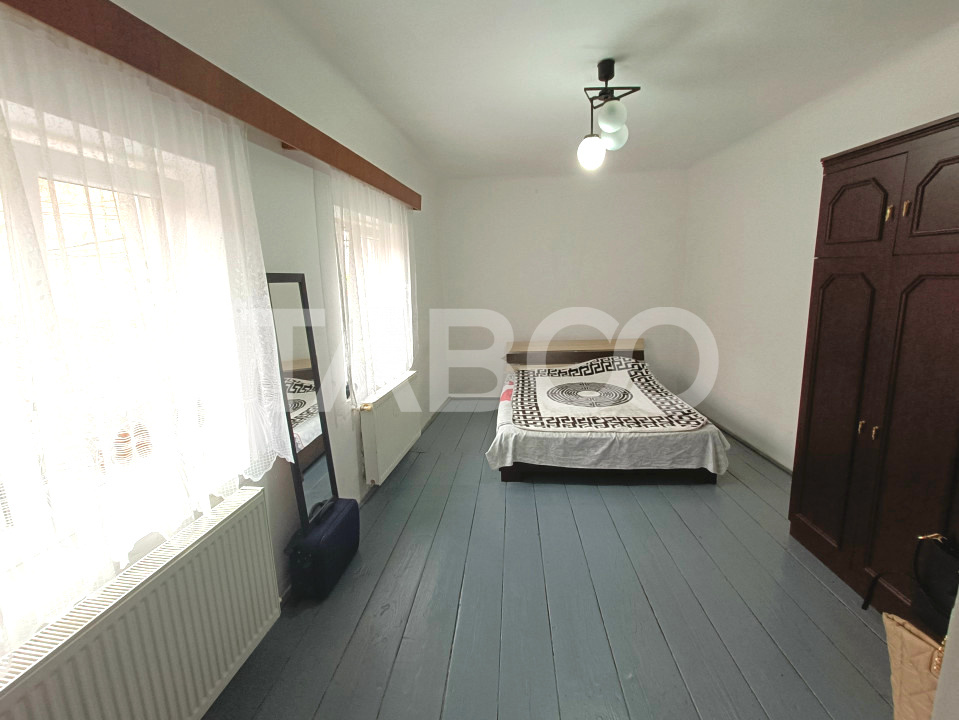 Apartament la casa 3 camere 70 mpu utili in apropiere de Piata Cibin