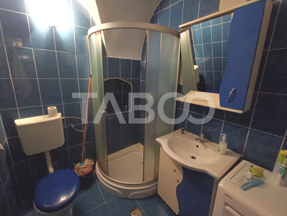 Apartament la casa 3 camere 70 mpu utili in apropiere de Piata Cibin