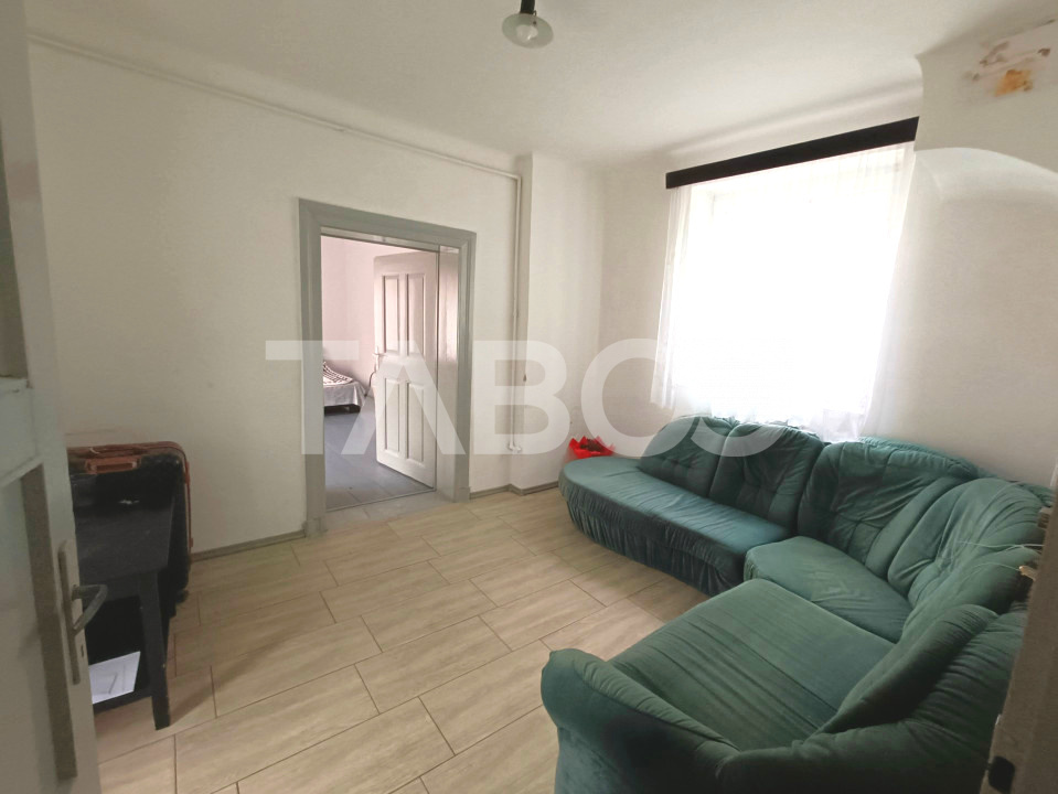 Apartament la casa 3 camere 70 mpu utili in apropiere de Piata Cibin