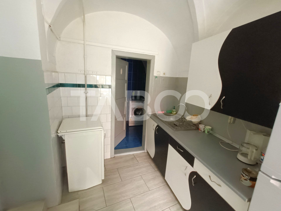 Apartament la casa 3 camere 70 mpu utili in apropiere de Piata Cibin