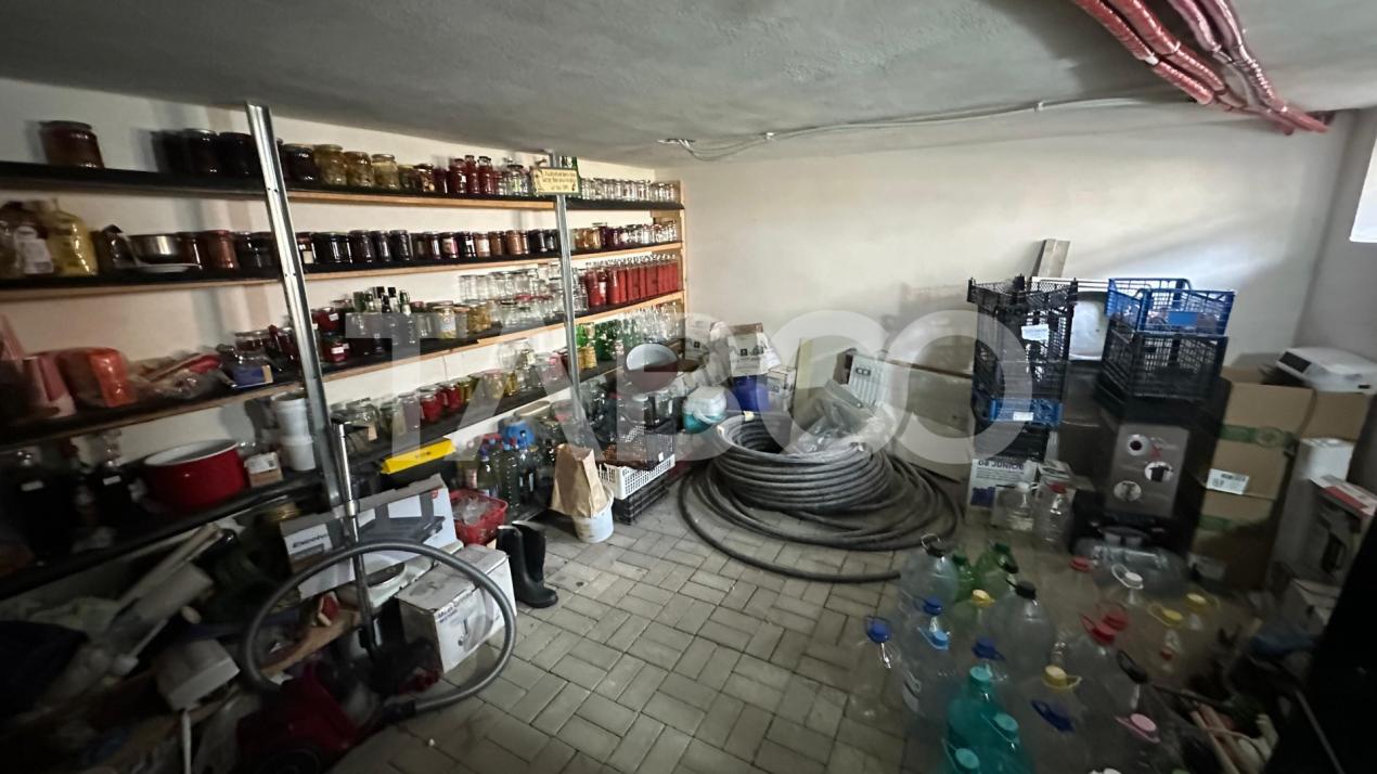 Apartament la casa 3 camere si pivnita Selimbar Sibiu