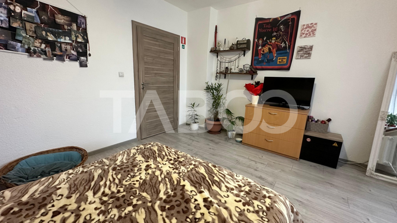Apartament la casa 4 camere pivnita si curte zona Lazaret Sibiu