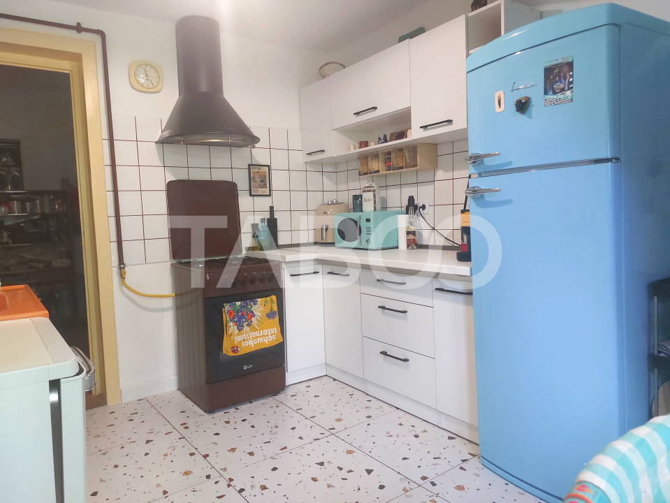 Apartament la casa 82 mp 3 camere gradina 400 mp doar 1 vecin Cisnadie