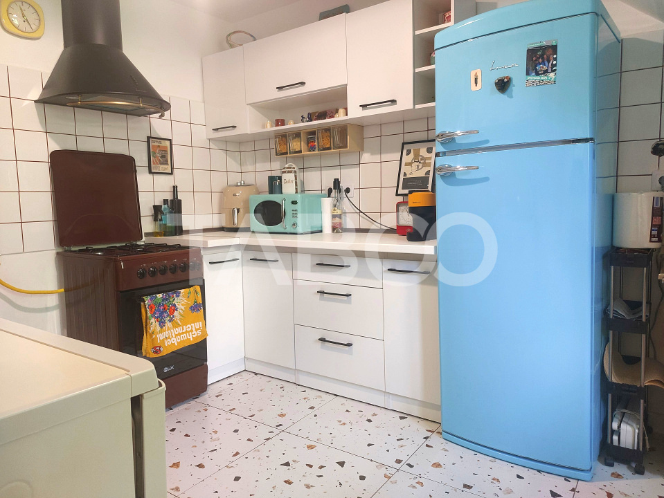 Apartament la casa 82 mp 3 camere gradina 400 mp doar 1 vecin Cisnadie