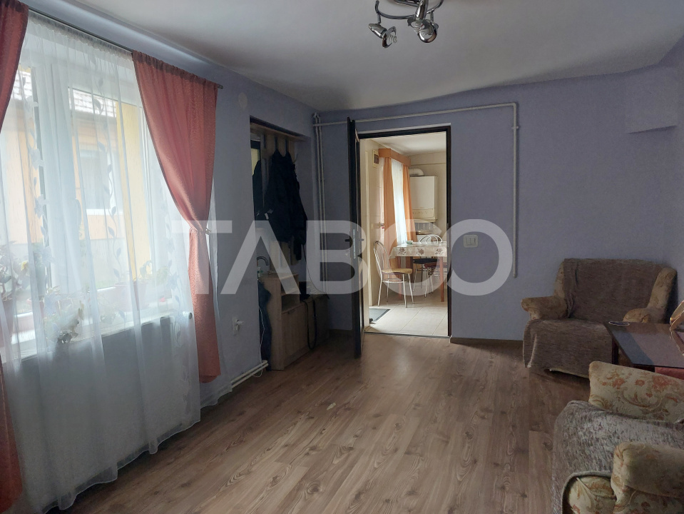Apartament la casa 97 mpu 5 camere 2 bucatarii 3 bai gradina Cisnadie