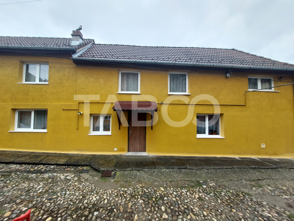 Apartament la casa 97 mpu 5 camere 2 bucatarii 3 bai gradina Cisnadie