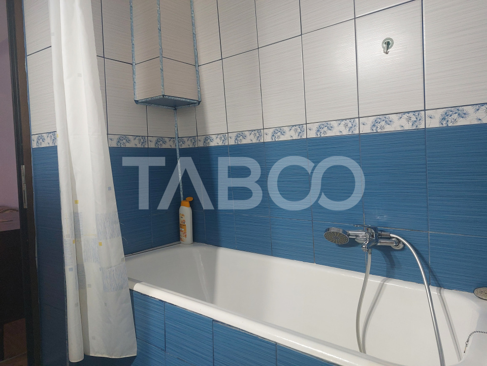 Apartament la casa 97 mpu 5 camere 2 bucatarii 3 bai gradina Cisnadie