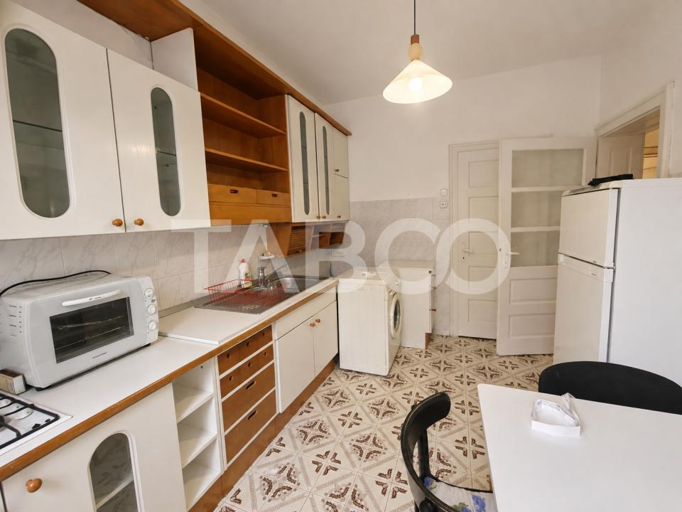 Apartament la casa de inchiriat 3 camere zona Sub Arini din Sibiu