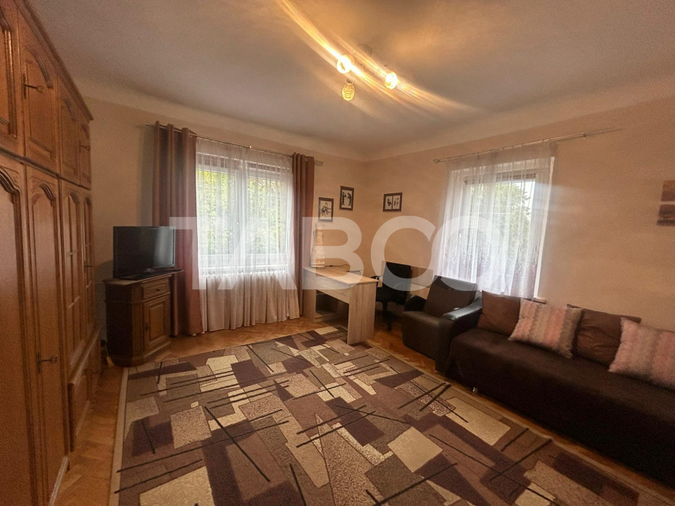 Apartament la casa de inchiriat in zona Parcul Sub Arini cu balcon 