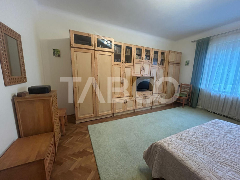 Apartament la casa de inchiriat in zona Parcul Sub Arini cu balcon 