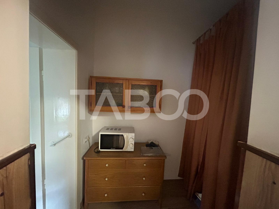 Apartament la casa de inchiriat in zona Parcul Sub Arini cu balcon 