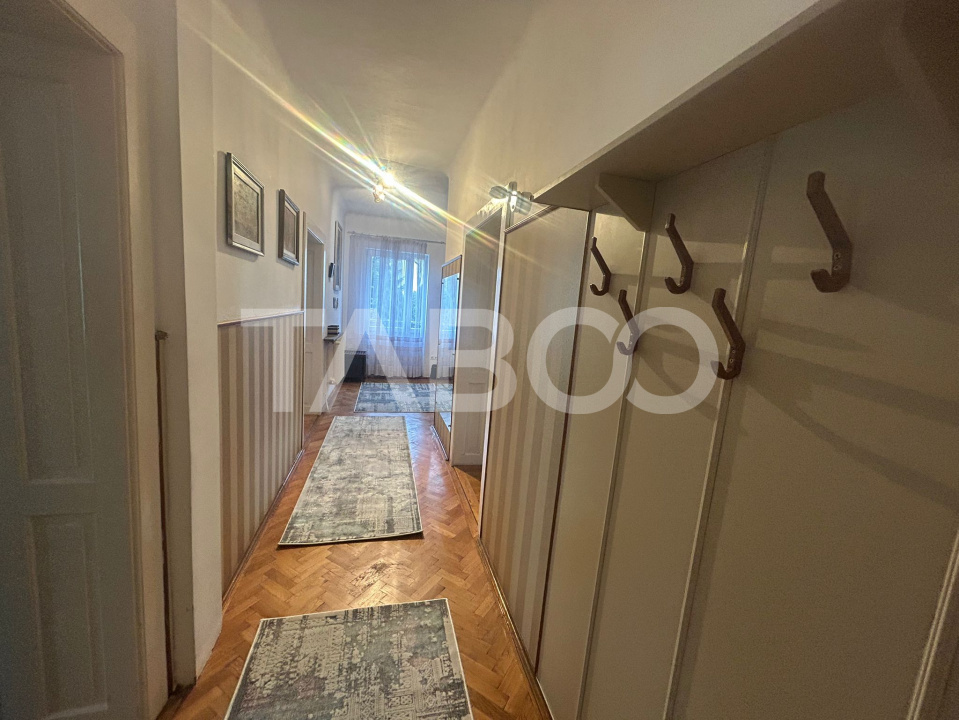 Apartament la casa de inchiriat in zona Parcul Sub Arini cu balcon 