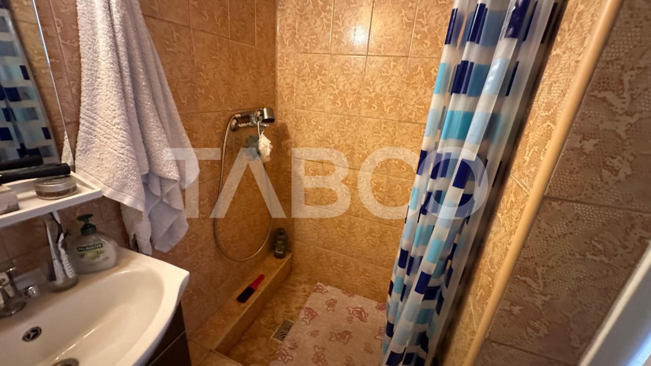 Apartament la casa de vanzare 2 camere cu cu pivnita Selimbar Sibiu