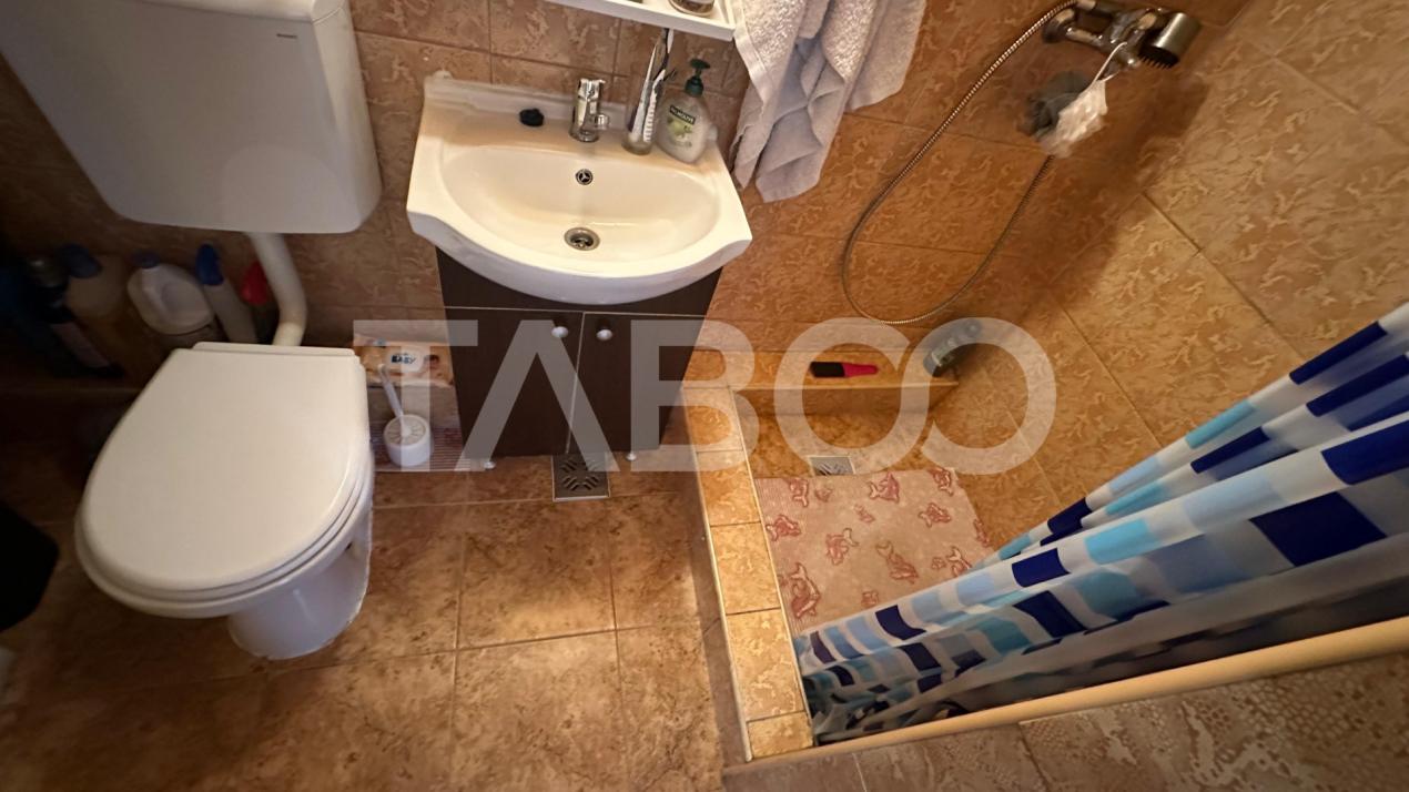 Apartament la casa de vanzare 2 camere cu cu pivnita Selimbar Sibiu