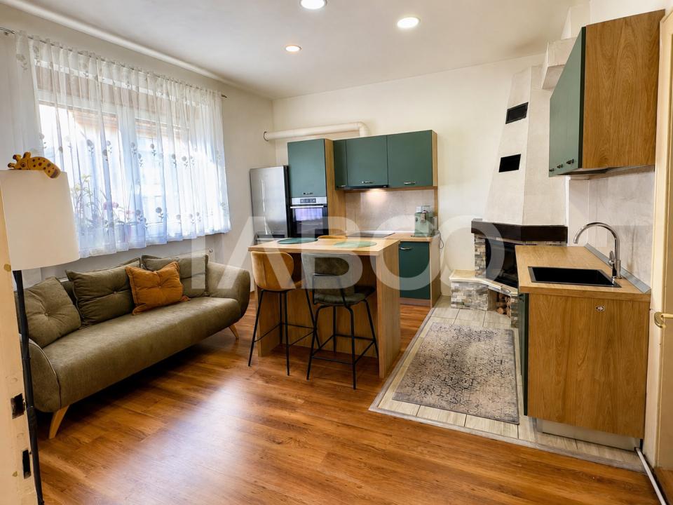 Apartament la casa de vanzare 2 camere - curte comuna cu 3 vecini