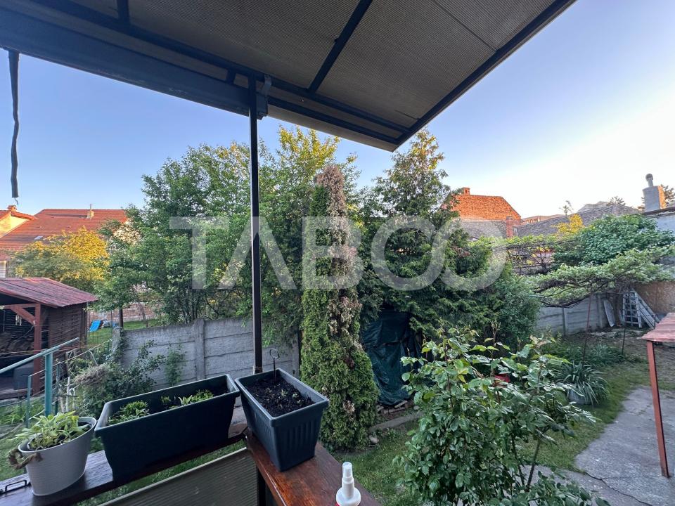 Apartament la casa de vanzare 2 camere - curte comuna cu 3 vecini
