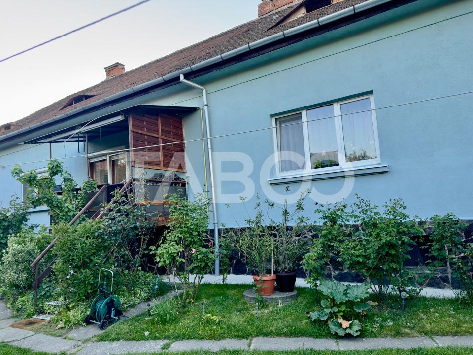 Apartament la casa de vanzare 2 camere - curte comuna cu 3 vecini