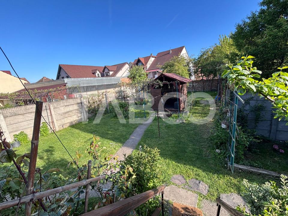 Apartament la casa de vanzare 2 camere - curte comuna cu 3 vecini