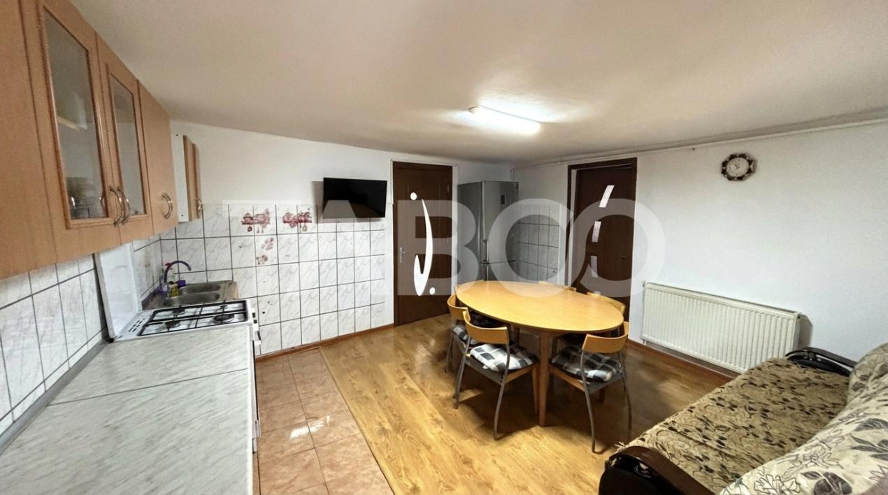 Apartament la casa + pivnita 93 mp utili Centrul Istoric
