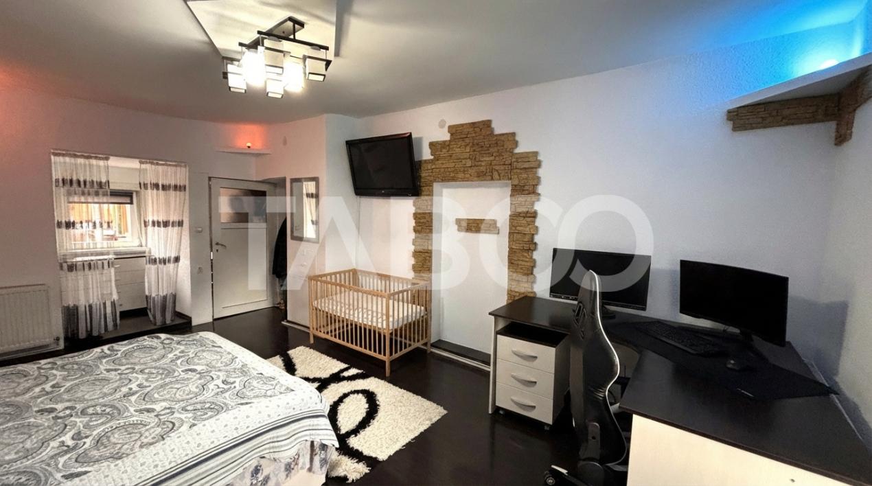 Apartament la casa + pivnita 93 mp utili de vanzare  Centrul Istoric