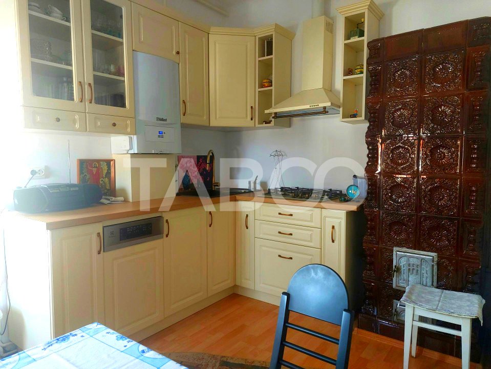 Apartament la casa spatios 2 camere etaj 1 zona Calea Dumbravii