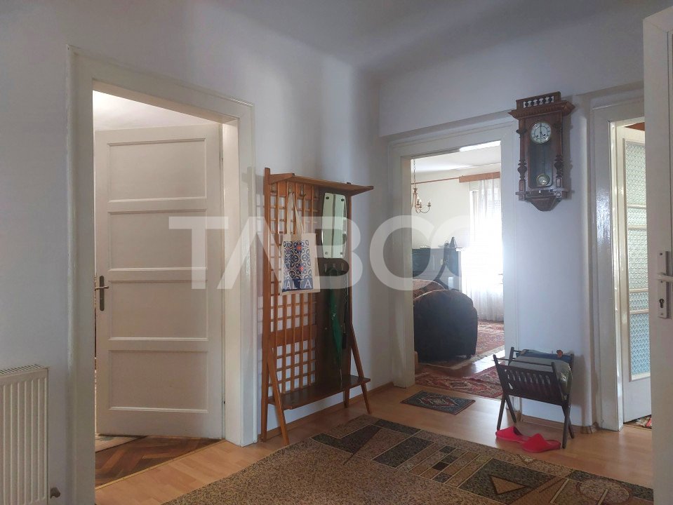 Apartament la casa spatios 2 camere etaj 1 zona Calea Dumbravii