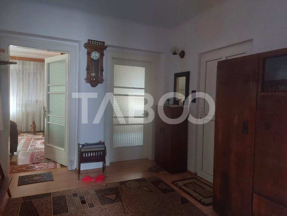 Apartament la casa spatios 2 camere etaj 1 zona Calea Dumbravii