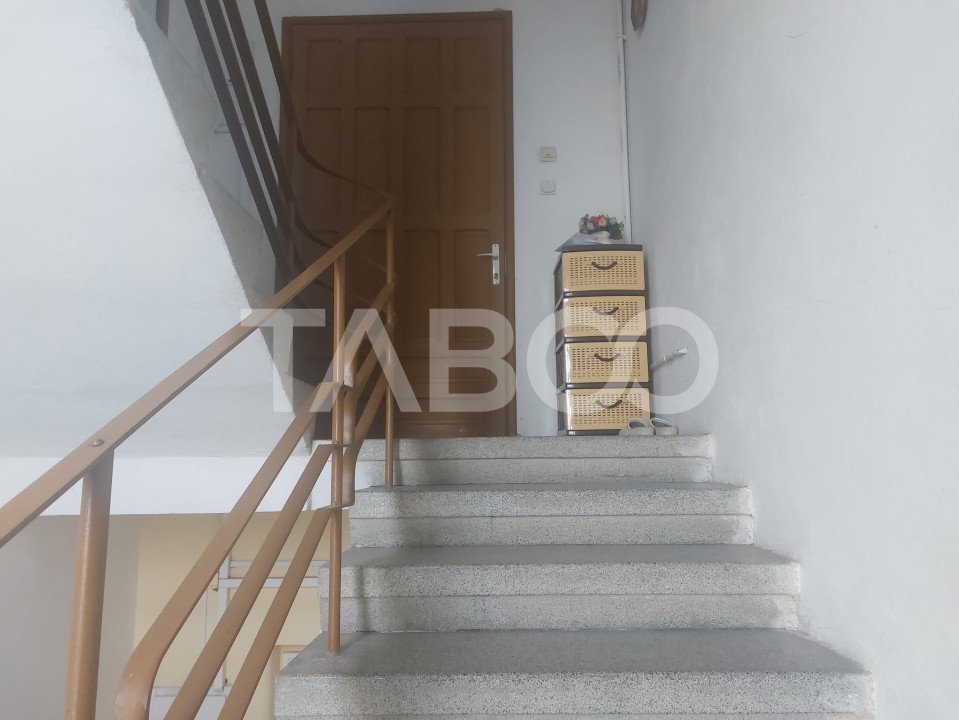 Apartament la casa spatios 2 camere etaj 1 zona Calea Dumbravii