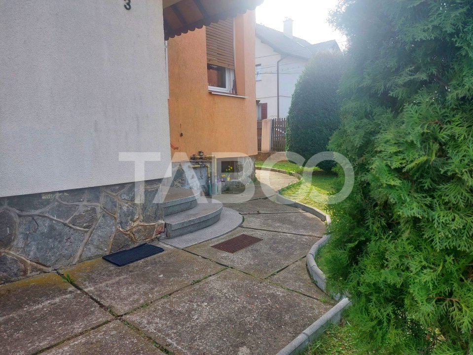 Apartament la casa spatios 2 camere etaj 1 zona Calea Dumbravii