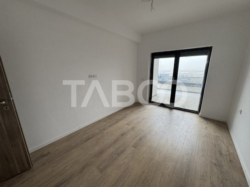 Apartament la cheie cu 4 camere 3 bai 102 mpu balcon de 15 mp 